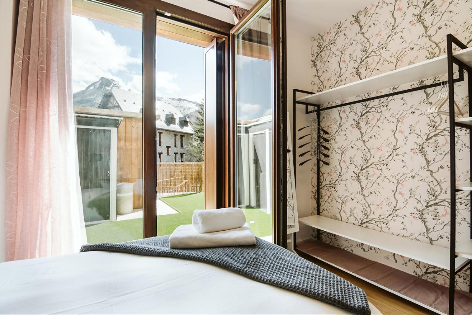 Casa Rosana Apartamento De Diseno Con Terraza Sallent de Gállego Exteriör bild